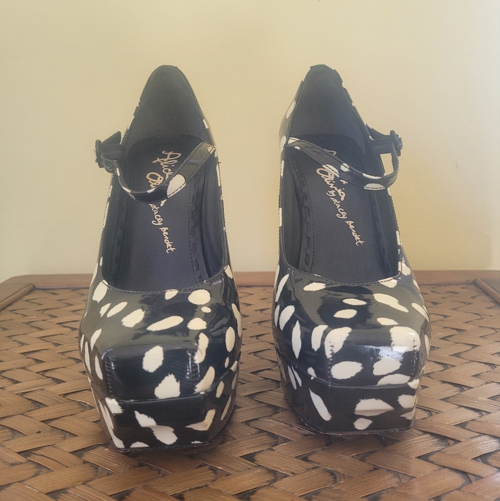Alice + Olivia Black and White Platform Shoes - Picture 2 of 7